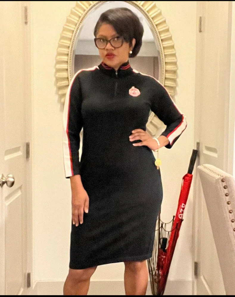 ΔΣΘ Black Zip Dress - Image 3