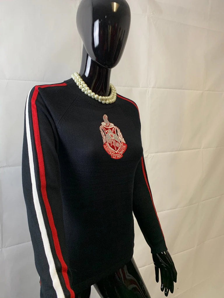 ΔΣΘ Black Center Crest Sweater - Image 2