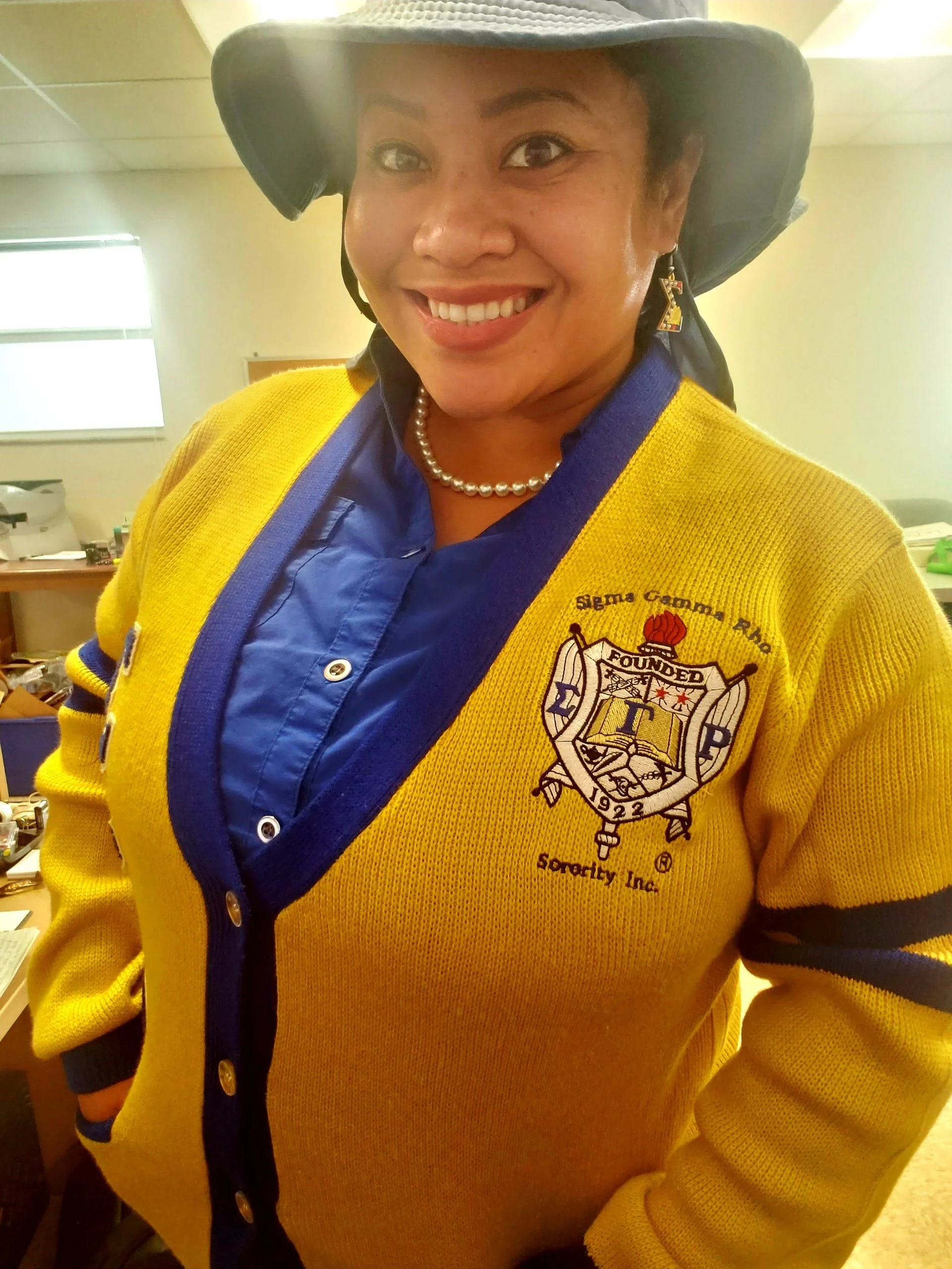 ΣΓΡ Gold Cardigan - Image 3