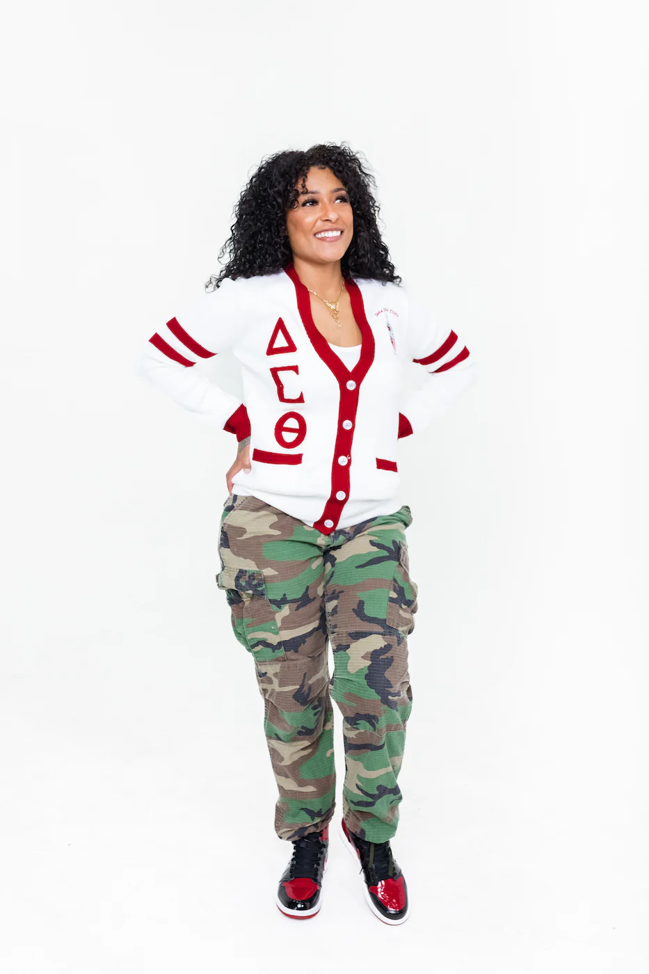 ΔΣΘ White/Red Cardigan