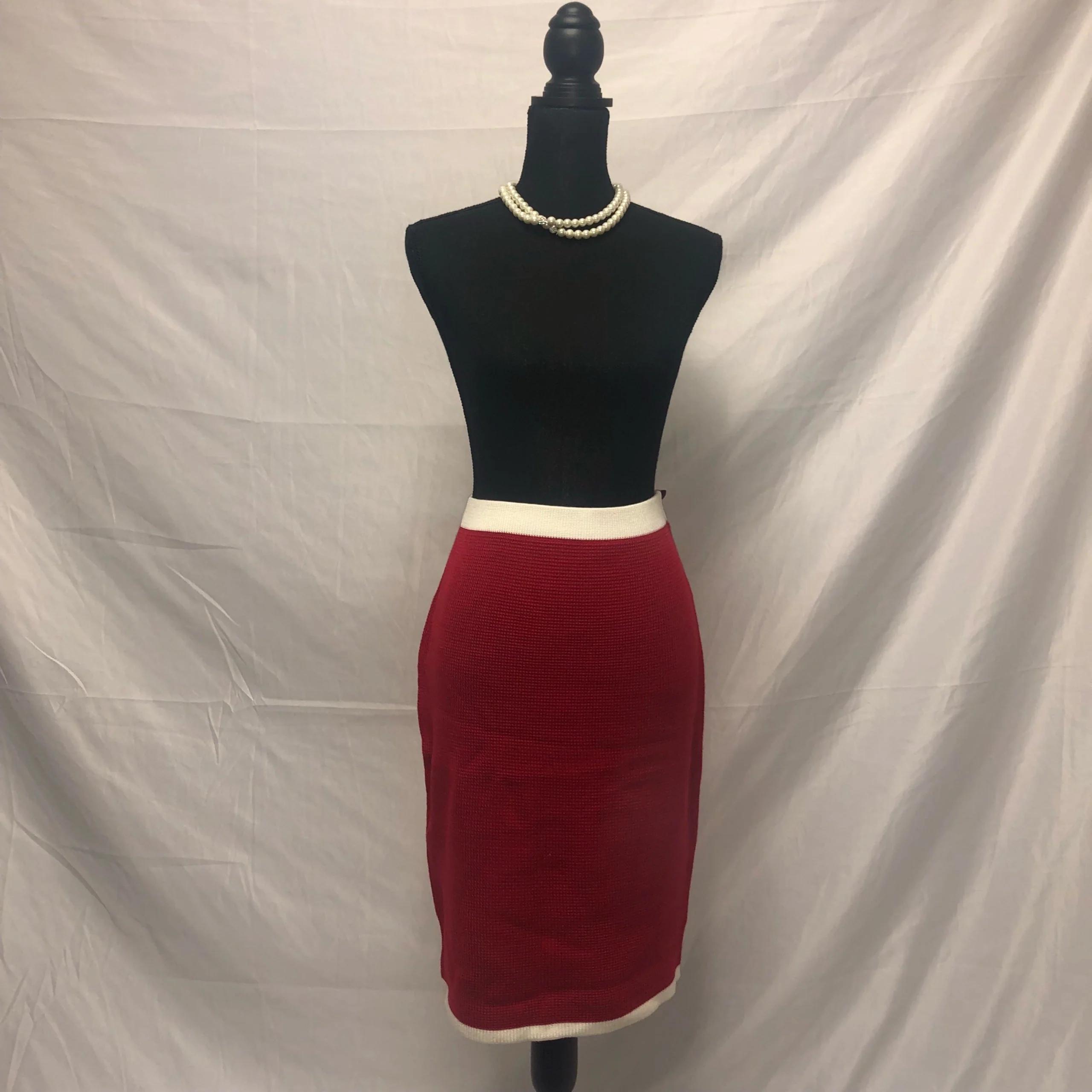 Red/White Knit Skirt - Image 2